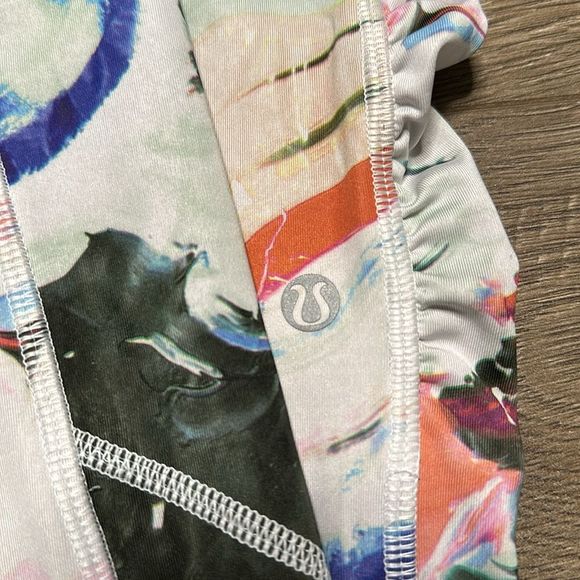 Lululemon Athletica Pink and White Leggings with Artistic Design - Picture 13 of 13